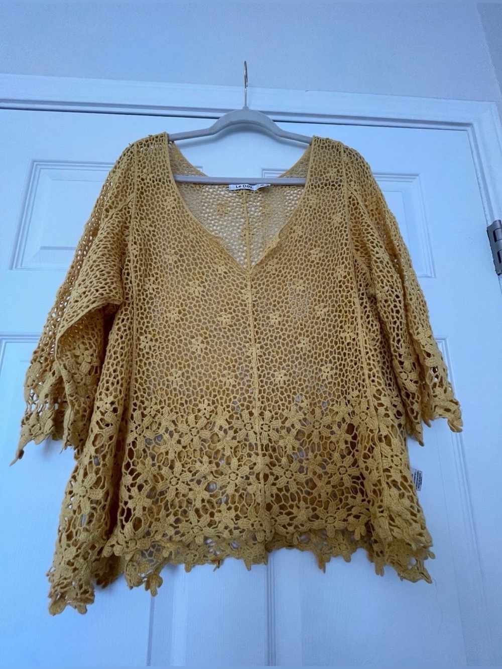 Le Dor Lace blouse,
Color yellow, Crochet 3/4 Sleeves 
 V‑Neck Pullover Top .